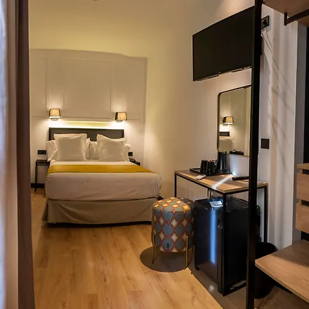 Hotel Boutique Puerta De Granadas 3*