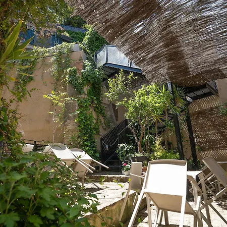 格拉纳达斯门精品酒店