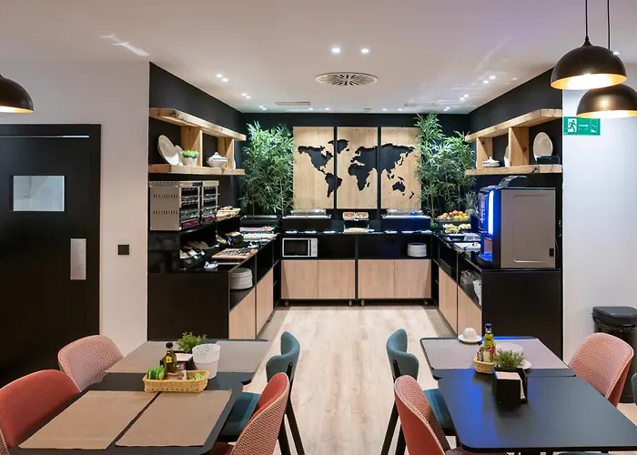 ブティック プエルタ デ ラス グラナダス ホテル 3*