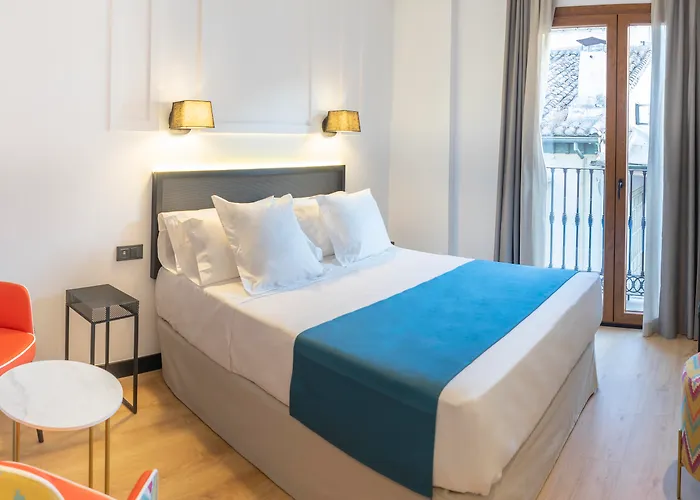 ブティック プエルタ デ ラス グラナダス