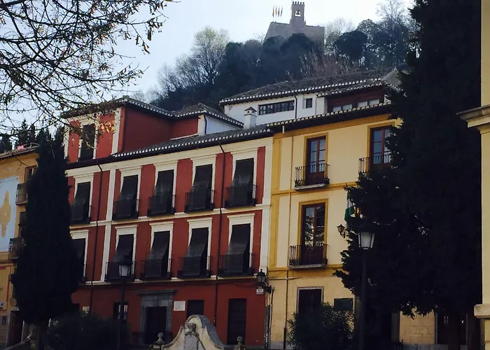 ブティック プエルタ デ ラス グラナダス ホテル 3*