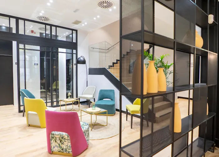 ホテル ブティック プエルタ デ ラス グラナダス 3*