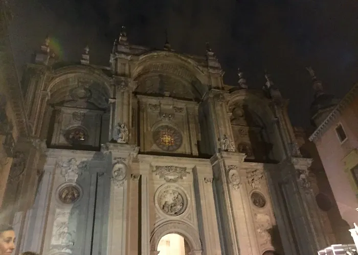 ブティック プエルタ デ ラス グラナダス グラナダ