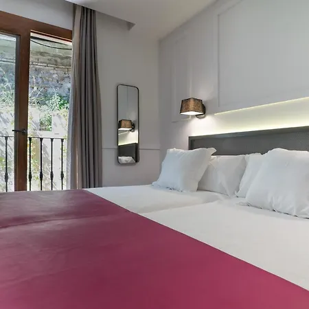 Hotel Boutique Puerta De Granadas 3*