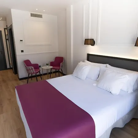Hotel Boutique Puerta De Granadas 3*